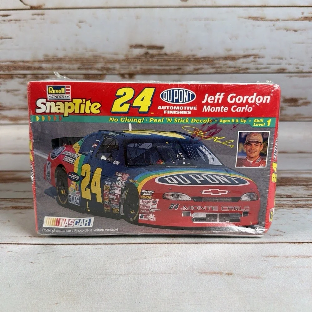 Revell Monogram SnapTite 1997 NASCAR Model Kit 24 Jeff Gordon Sealed